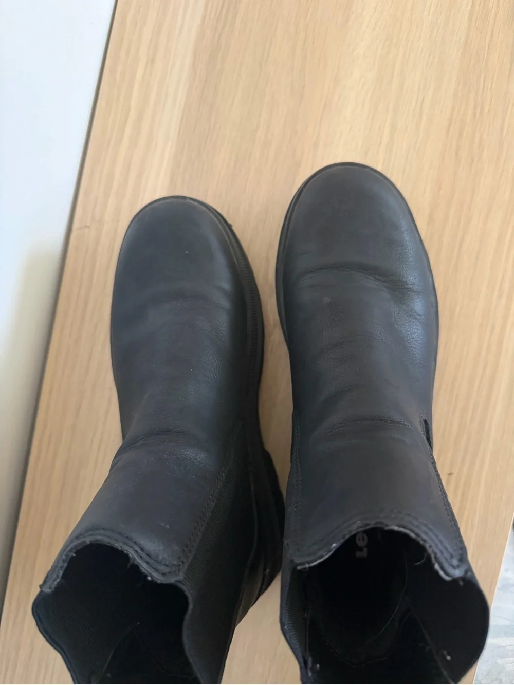 Levi’s Black Platform Chelsea Boots